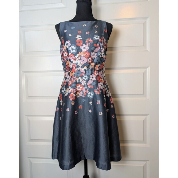 LOFT Dresses & Skirts - NWOT LOFT Size 4 Petite Dress Fit & Flare Sleeveless Floral Lined Cocktail